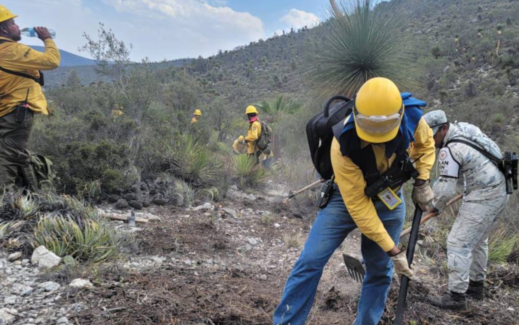 En progreso trabajos para acabar con incendio en NL